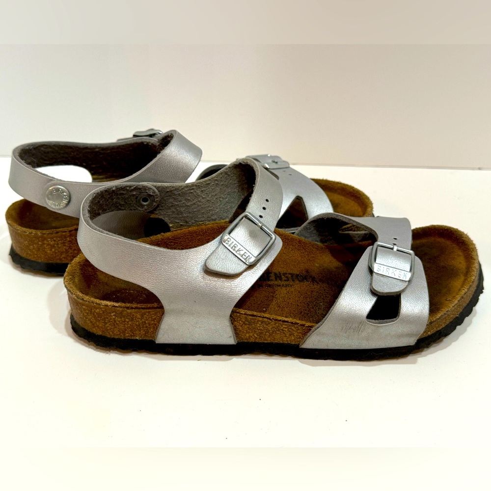 Girls Birkenstock Sandals in Silver, Size 33